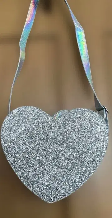 MILK 하트 글리터 백 실버