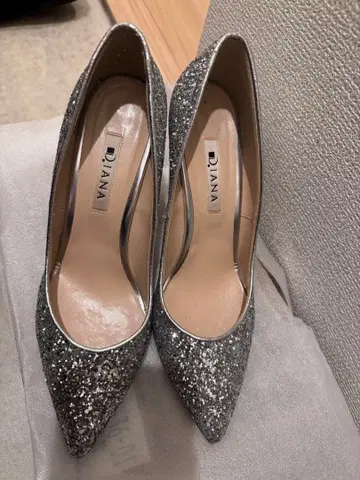 D.JANA 실버 글리터 하이힐