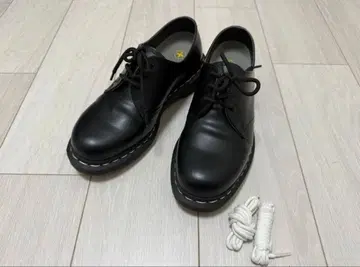 새상품급 Dr. Martens 화이트 스티치 1461WS