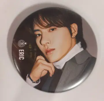 THE BOYZ THE B CAFE ERIC 캔뱃지 B