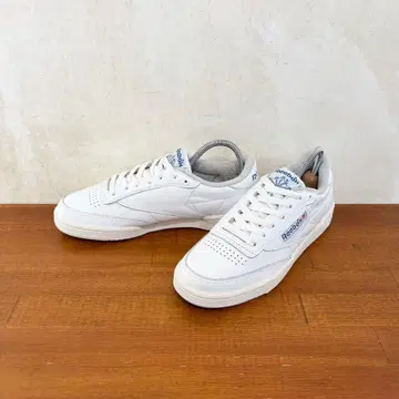 컨디션 최상 리복 클럽C85 화이트 23.5cm 천연 가죽