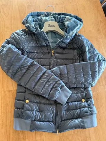 HERNO 후드 부착 얇은 블루 그레이 다운 자켓