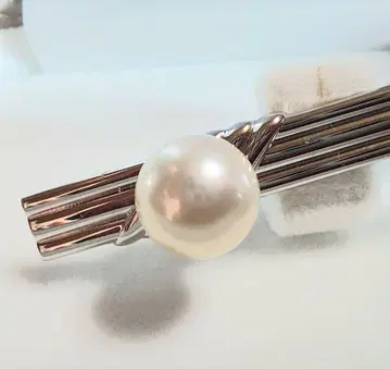 진주 달린 실버 넥타이핀