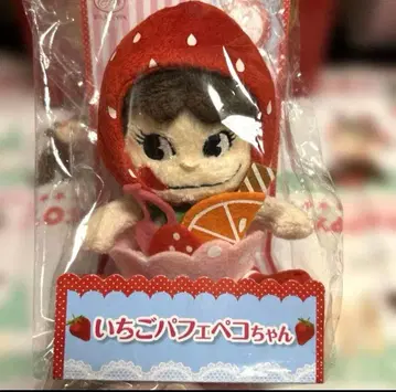 미개봉 새상품 후지야 공식 딸기 파르페 페코짱 인형