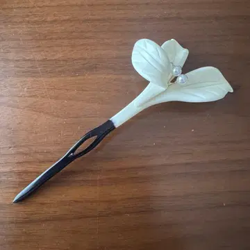 [ 꽃 책갈피 ] 헤어콤 화이트 옥 세잎클로버 헤어콤 기모노 머리 장식