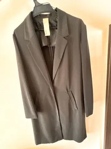 SHELTER 블랙 롱 테일러드 자켓