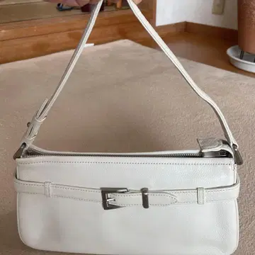 졸업 입학식! 키타무라 화이트 가죽 핸드백