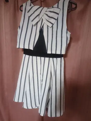 CECIL McBEE 세실 맥비 스트라이프 슬리브리스 원피스 M