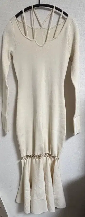 EIMY ISTOIRE 크로스 스트랩 머메이드 니트 원피스