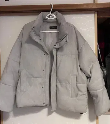 CLEL 볼륨 하이넥 다운 자켓 S 사이즈