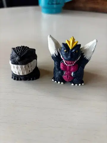 깨무는 고질라 스페이스 고질라 피규어 2개 세트 키링