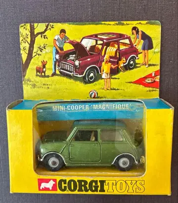 CORGI TOYS MINI-COOPER MAGNIFIQUE