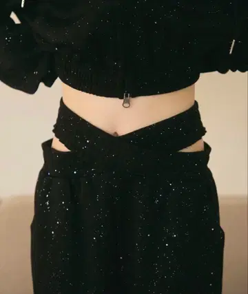 라메 크로스 스웨트 팬츠