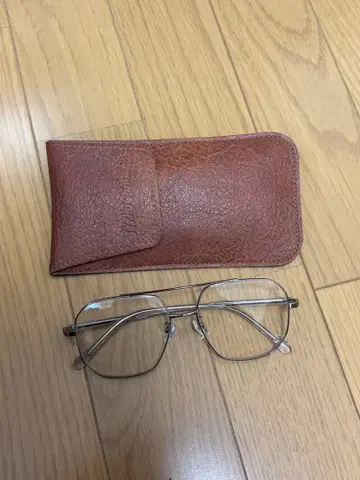 TYPHOONMART 실버 메탈 프레임 안경 케이스 포함