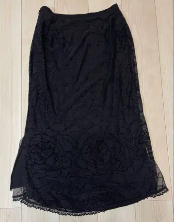 이타리야 블랙 꽃무늬 자수 롱 스커트