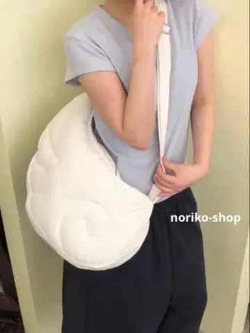 coyseio 화이트 숄더백