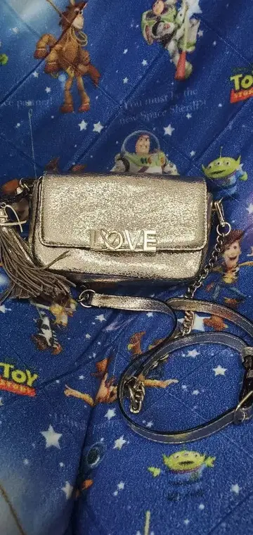 빅토리아 시크릿 골드 숄더백