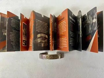 남아프리카의 만델라 전 대통령 기념 팔찌