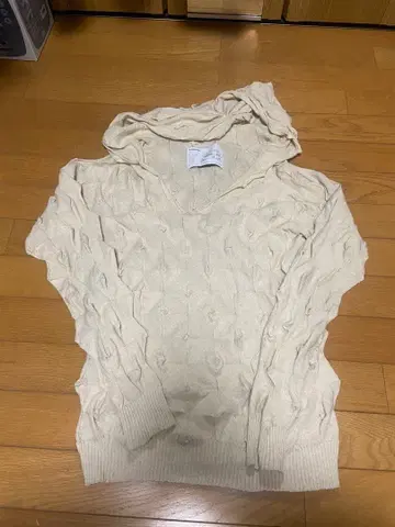 AMACHINE ANCHOR 베이지 후드 부착 니트