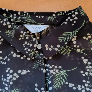 SLOBE IENA 미모사 패턴 블라우스와 개더 스커트 셋업