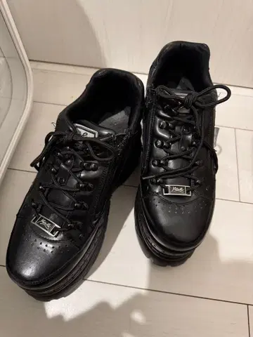 [ 새상품급 ] YOSUKE 요스케 30주년 기념 통굽 스니커즈