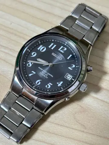 정크 SEIKO 솔라 티타늄 블랙