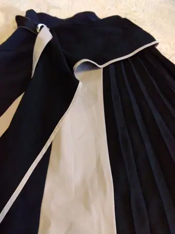 UNITED TOKYO 스커트