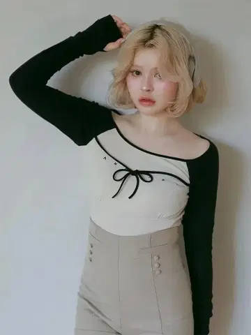 상의 T셔츠 알마리본블랙 andmary Alma ribbon