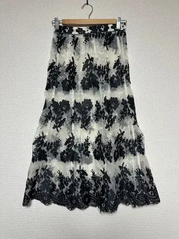 CLANE SHEER FLOWER LACE SKIRT
