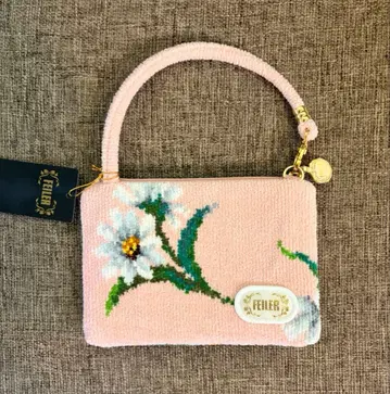 [ 새상품 ] 페이 화이트 마가렛 사이드 파우치 핑크