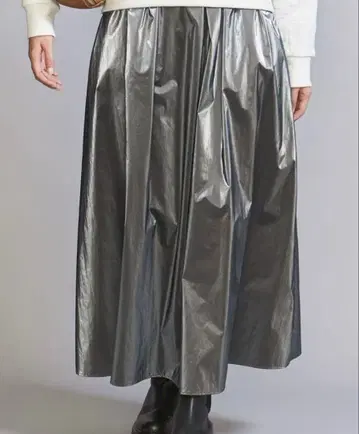 [ BEAUTY&YOUTH ] 나일론 코팅 개더 플레어 스커트