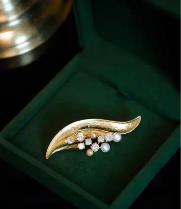 이탈리아 구매 잎 브로치 펄 & 스톤 골드 프레임 우아하고 화려한 새상품