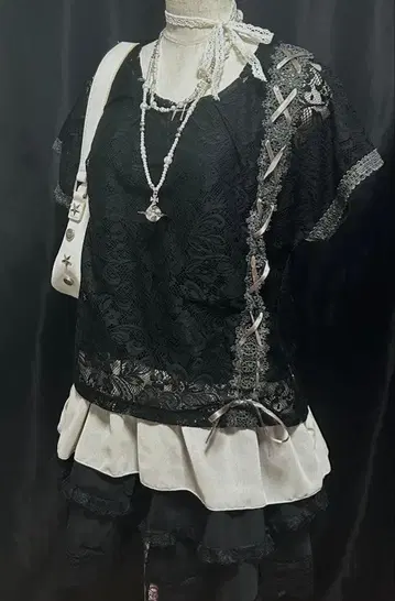 axes femme 레이스 블라우스 리본 디자인