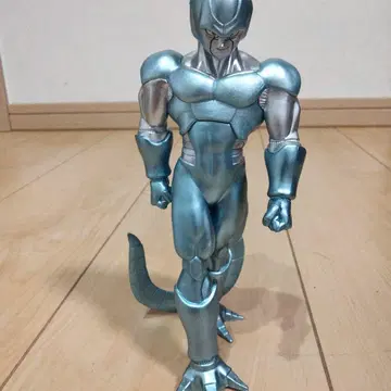 드래곤볼 메탈 쿠우라 피규어