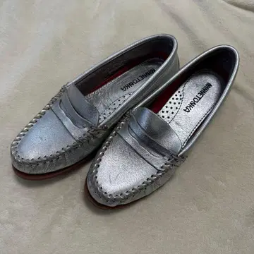 미네통카 실버 모카신 슈즈