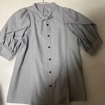 유나이티드 도쿄 디자인 블라우스 반팔 그레이