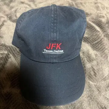 COMESANDGOES JFK 캡