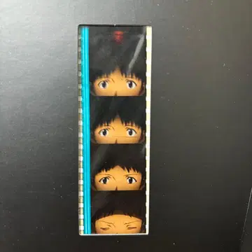 에반게리온 신극장판: 파 DVD 특전 필름 조각 이카리 신지 조각 변화