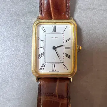 SEIKO 쿼츠 손목시계 화이트 다이얼 (작동 미확인)