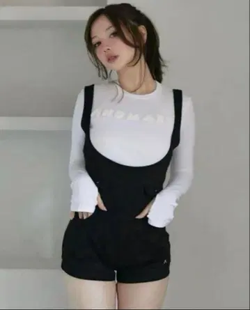 ANDMARY 메리 로고 탑 화이트 정품