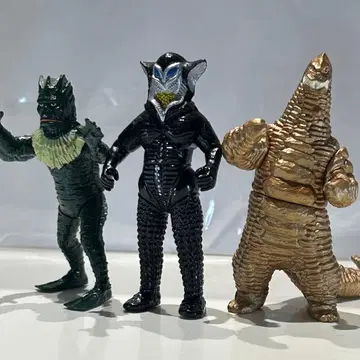 HG 울트라맨 시리즈 레드킹(2대) & 메피라스 외계인 & 라곤