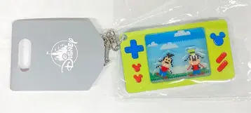 디즈니 스토어 휴대용 게임기 모티브 키링 구피 & 맥스