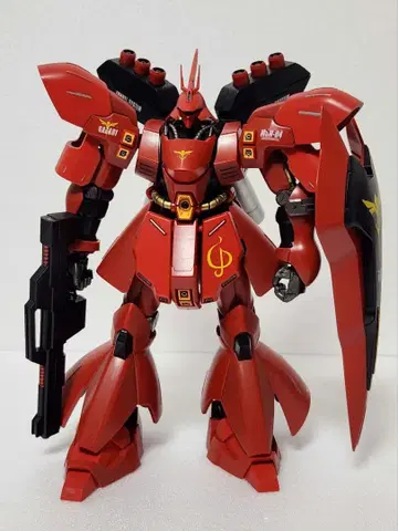 건담 프라모델 HG / MSN-04 SAZABI 사자비 페인팅 완료품
