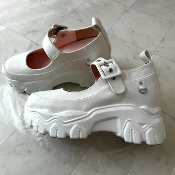 YOSUKE 요스케 통굽 스트랩 스니커즈 화이트 40