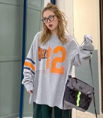 니코앤드 [HAZY CLUB] 티라CLUB 리메이크T셔츠 그레이L