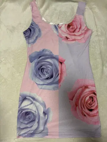 DaTuRa 로즈 프린트 슬리브리스 미니 원피스