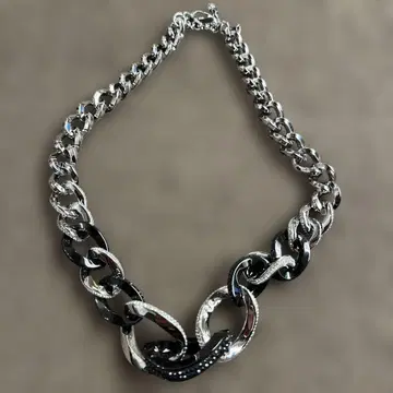 스와로브스키 실버와 블랙 체인 목걸이