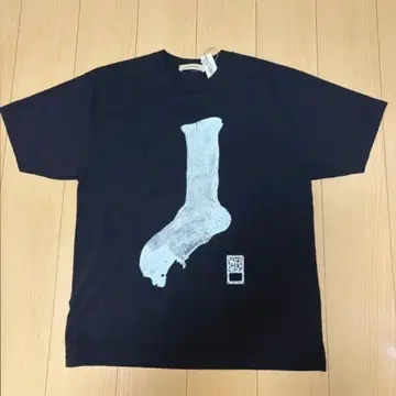 written by x CIBONE Holiday Socks 티셔츠