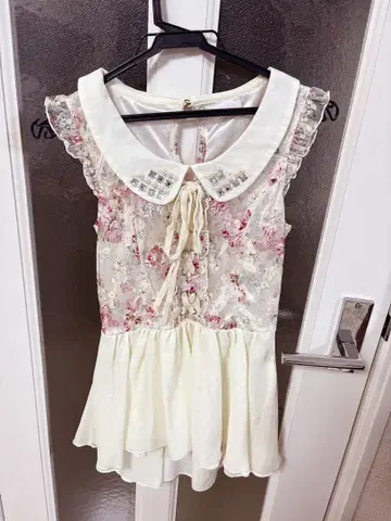 LIZ LISA 꽃무늬 슬리브리스 원피스