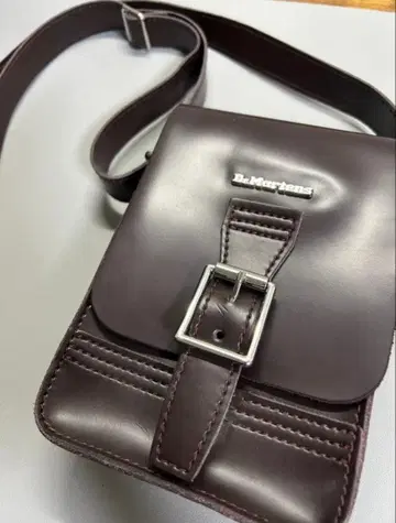 Dr. Martens 가죽 숄더백 크로스 바디백